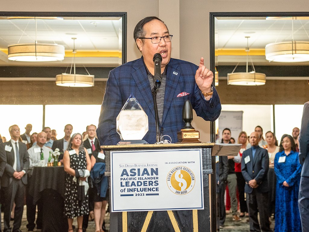 Dan Hom accepting the San Diego Business Journal Lifetime Achievement award